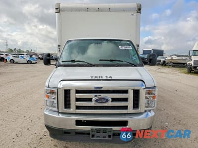 Piąte zdjęcie samochodu w środku: 2022 FORD ECONOLINE E450 SUPER DUTY CUTAWAY VAN VIN:1FDXE4FNXNDC25144 - miniatura