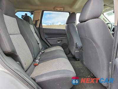 Zdjęcie 11 z 13 samochodu: 2010 JEEP GRAND CHEROKEE LAREDO VIN:1J4PR4GK9AC140349 - miniatura