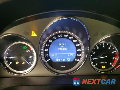 Zdjęcie 9 z 11 samochodu: 2009 MERCEDES-BENZ C 300 4MATIC VIN:WDDGF81X19F270037 - miniatura