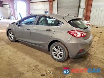 Drugie zdjęcie samochodu z przodu: 2018 CHEVROLET CRUZE LT VIN:3G1BH6SE3JS504171 - miniatura