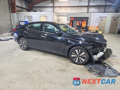 Czwarte zdjęcie samochodu z boku: 2019 NISSAN ALTIMA 2.5 SV VIN:1N4BL4DW9KC183525 - miniatura