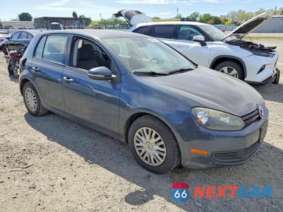 Czwarte zdjęcie samochodu z boku: 2013 VOLKSWAGEN GOLF VIN:WVWDB7AJ2DW097085 - miniatura
