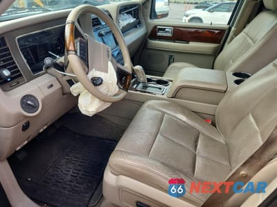 Zdjęcie 7 z 13 samochodu: 2012 LINCOLN NAVIGATOR L VIN:5LMJJ3H51CEL00441 - miniatura