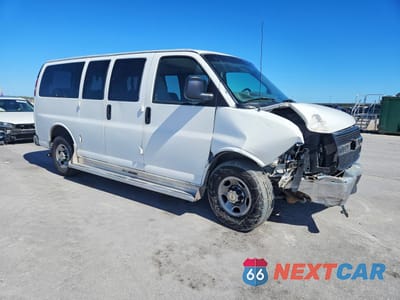 Czwarte zdjęcie samochodu z boku: 2005 CHEVROLET EXPRESS G3500 VIN:1GAHG35U651235010 - miniatura