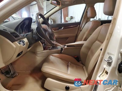 Zdjęcie 7 z 11 samochodu: 2011 MERCEDES-BENZ C 300 4MATIC VIN:WDDGF8BB7BR183007 - miniatura