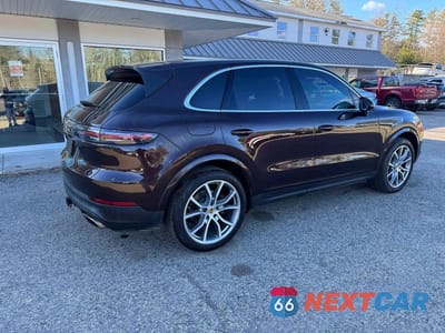Czwarte zdjęcie samochodu z boku: 2019 PORSCHE CAYENNE VIN:WP1AA2AY6KDA08972 - miniatura