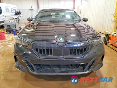 Piąte zdjęcie samochodu w środku: 2025 BMW 540 XI VIN:WBA63FJ05SCU12898 - miniatura