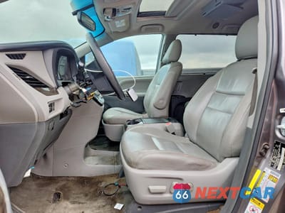 Zdjęcie 7 z 14 samochodu: 2017 TOYOTA SIENNA XLE 8-PASSENGER VIN:5TDYZ3DC9HS775551 - miniatura