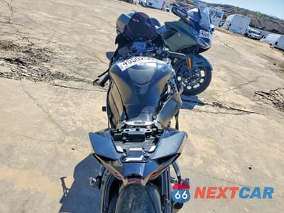 Zdjęcie 6 z 10 samochodu: 2025 KAWASAKI ZX1002 L VIN:JKBZXVL16SA017828 - miniatura