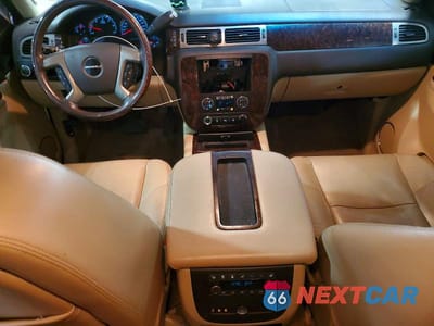 Zdjęcie 8 z 12 samochodu: 2011 GMC YUKON DENALI VIN:1GKS2EEF6BR257308 - miniatura