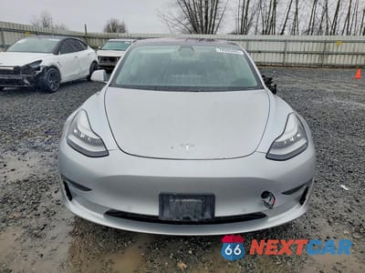 Piąte zdjęcie samochodu w środku: 2018 TESLA MODEL 3 VIN:5YJ3E1EB1JF104465 - miniatura