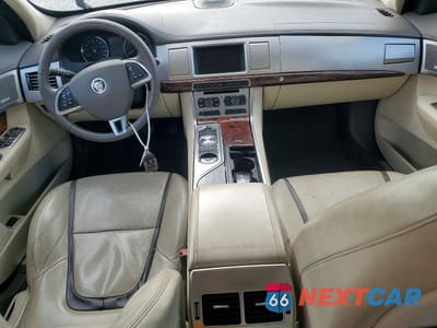 Zdjęcie 8 z 12 samochodu: 2012 JAGUAR XF PORTFOLIO VIN:SAJWA0HB3CLS38572 - miniatura