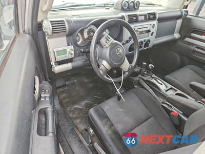 Zdjęcie 8 z 12 samochodu: 2007 TOYOTA FJ CRUISER VIN:JTEBU11F270051334 - miniatura