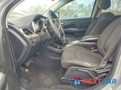 Zdjęcie 7 z 12 samochodu: 2017 DODGE JOURNEY SE VIN:3C4PDCAB2HT599888 - miniatura