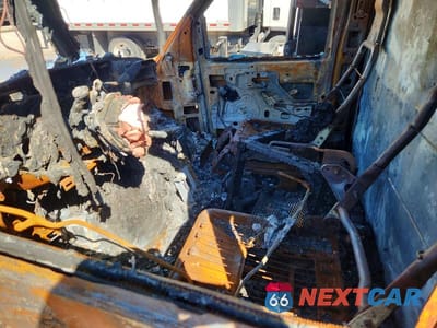 Zdjęcie 7 z 12 samochodu: 2023 GMC SAVANA BOX TRUCK VIN:7GZ37TC76PN003889 - miniatura