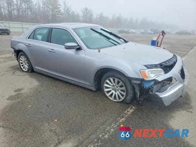 Czwarte zdjęcie samochodu z boku: 2014 CHRYSLER 300 VIN:2C3CCAAG4EH212798 - miniatura