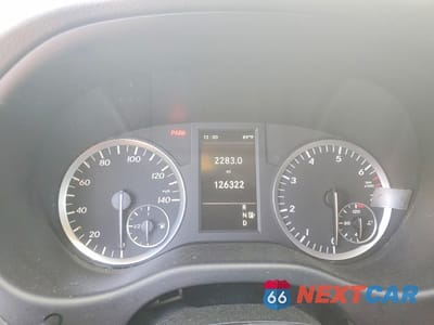 Zdjęcie 9 z 14 samochodu: 2016 MERCEDES-BENZ METRIS VIN:WD4PG2EE6G3090988 - miniatura