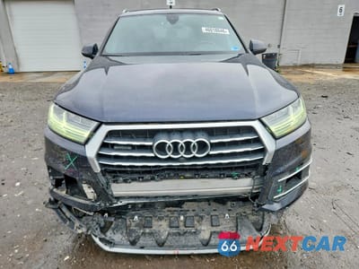 Piąte zdjęcie samochodu w środku: 2017 AUDI Q7 PREMIUM PLUS VIN:WA1LAAF76HD026153 - miniatura