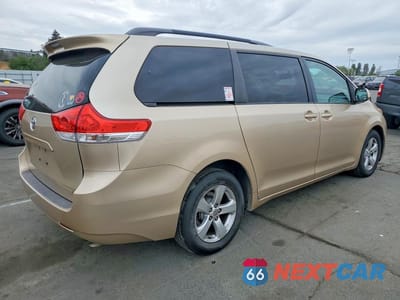 Trzecie zdjęcie samochodu z tyłu: 2014 TOYOTA SIENNA LE 8-PASSENGER VIN:5TDKK3DC4ES503754 - miniatura