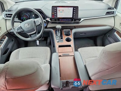 Zdjęcie 8 z 13 samochodu: 2021 TOYOTA SIENNA VIN:5TDKRKEC6MS049624 - miniatura