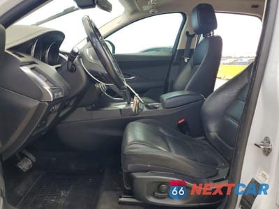 Zdjęcie 7 z 12 samochodu: 2019 JAGUAR E-PACE SE VIN:SADFP2FX5K1Z45033 - miniatura