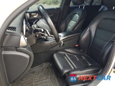 Zdjęcie 7 z 12 samochodu: 2016 MERCEDES-BENZ C 300 4MATIC VIN:55SWF4KB6GU103643 - miniatura