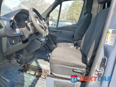 Zdjęcie 7 z 13 samochodu: 2019 MERCEDES BENZ SPRINTER 2500/3500 DELIVERY VAN VIN:WD4PF1CD4KP113029 - miniatura