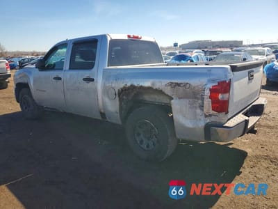 Drugie zdjęcie samochodu z przodu: 2010 CHEVROLET SILVERADO K1500 LS VIN:3GCRKREA7AG120222 - miniatura