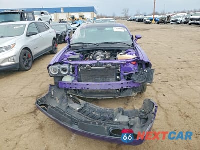 Piąte zdjęcie samochodu w środku: 2016 DODGE CHALLENGER R VIN:2C3CDZBT9GH176262 - miniatura