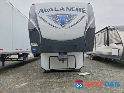 Zdjęcie 7 z 10 samochodu: 2019 KEYSTONE AVALANCHE CAMPER VIN:4YDF3762XKE760037 - miniatura
