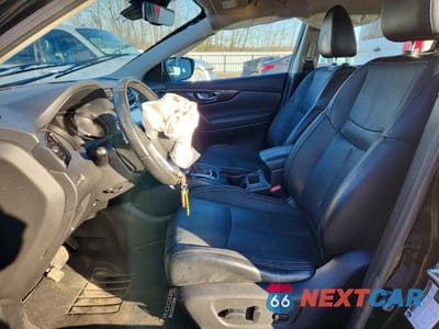 Zdjęcie 7 z 12 samochodu: 2017 NISSAN ROGUE SPORT SL VIN:JN1BJ1CR1HW119189 - miniatura