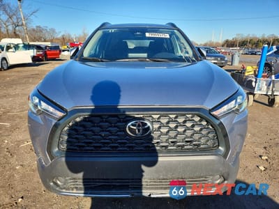 Piąte zdjęcie samochodu w środku: 2024 TOYOTA COROLLA CROSS LE VIN:7MUCAAAG9RV078188 - miniatura