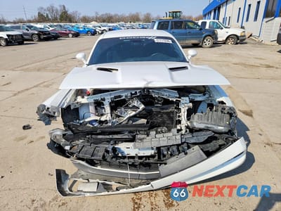 Piąte zdjęcie samochodu w środku: 2015 DODGE CHALLENGER SXT VIN:2C3CDZAG2FH764023 - miniatura