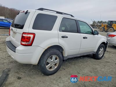 Trzecie zdjęcie samochodu z tyłu: 2009 FORD ESCAPE XLT VIN:1FMCU03779KB11801 - miniatura