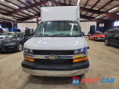 Piąte zdjęcie samochodu w środku: 2019 CHEVROLET EXPRESS DELIVERY TRUCK VIN:1GB0GRFP4K1207349 - miniatura