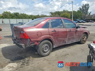 Trzecie zdjęcie samochodu z tyłu: 2007 FORD FOCUS ZX4 VIN:1FAHP34N47W161051 - miniatura