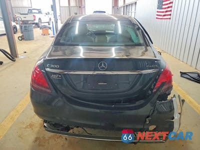 Zdjęcie 6 z 12 samochodu: 2019 MERCEDES-BENZ C 300 4MATIC VIN:55SWF8EB6KU318368 - miniatura
