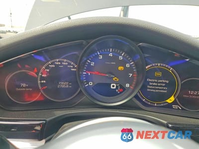 Zdjęcie 9 z 11 samochodu: 2018 PORSCHE PANAMERA 4 VIN:WP0AA2A76JL116084 - miniatura