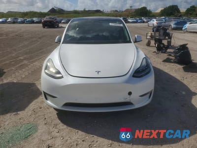 Piąte zdjęcie samochodu w środku: 2022 TESLA MODEL Y VIN:7SAYGAEE2NF316438 - miniatura