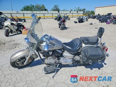 Trzecie zdjęcie samochodu z tyłu: 2006 YAMAHA XVS1100 A VIN:JYAVP11E66A090612 - miniatura
