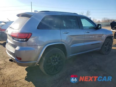 Trzecie zdjęcie samochodu z tyłu: 2020 JEEP GRAND CHEROKEE LAREDO VIN:1C4RJFAG8LC158883 - miniatura