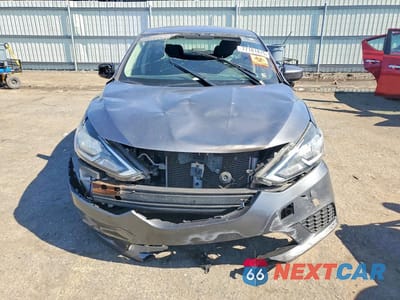 Piąte zdjęcie samochodu w środku: 2019 NISSAN SENTRA S VIN:3N1AB7AP4KL624864 - miniatura