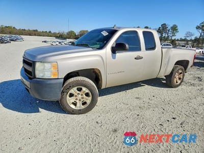 2008 CHEVROLET SILVERADO C1500 2GCEC19CX81290425 - główne zdjęcie licytacji z USA - miniatura