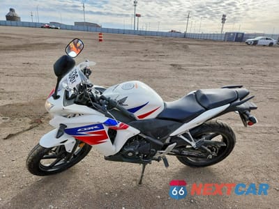 Trzecie zdjęcie samochodu z tyłu: 2013 HONDA CBR250 R VIN:MLHMC410XD5300522 - miniatura