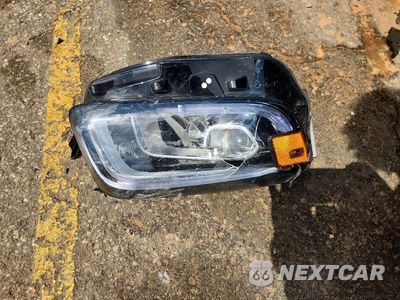Zdjęcie 13 z 14 samochodu: 2020 MERCEDES-BENZ GLB 250 VIN:W1N4M4GB9LW040690 - miniatura