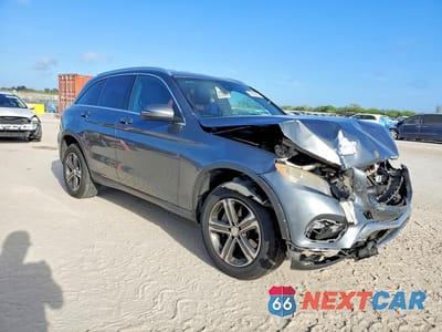 Czwarte zdjęcie samochodu z boku: 2017 MERCEDES-BENZ GLC 300 VIN:WDC0G4JB6HF116874 - miniatura