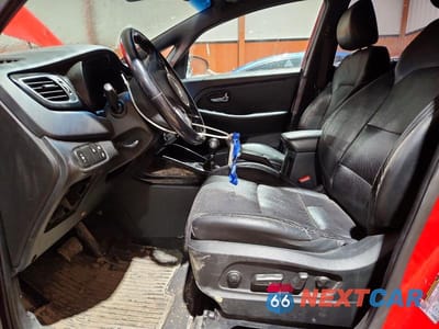 Zdjęcie 7 z 12 samochodu: 2015 KIA RONDO VIN:KNAHU8A32F7077416 - miniatura