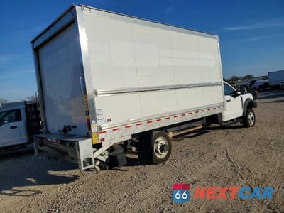 Trzecie zdjęcie samochodu z tyłu: 2023 FORD F450 SUPER DUTY BOX TRUCK VIN:1FDUF4GN1PDA04405 - miniatura