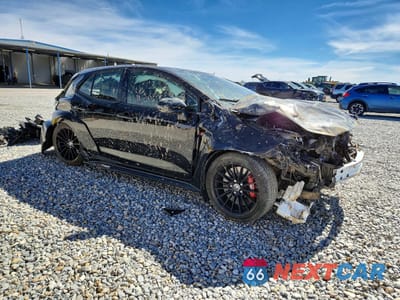 Czwarte zdjęcie samochodu z boku: 2025 TOYOTA GR COROLLA CORE VIN:JTNABAAE4SA020419 - miniatura