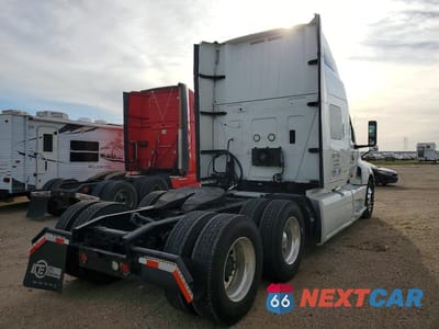 Czwarte zdjęcie samochodu z boku: 2018 INTERNATIONAL LT625 SEMI TRUCK VIN:3HSDZAPR1JN101789 - miniatura